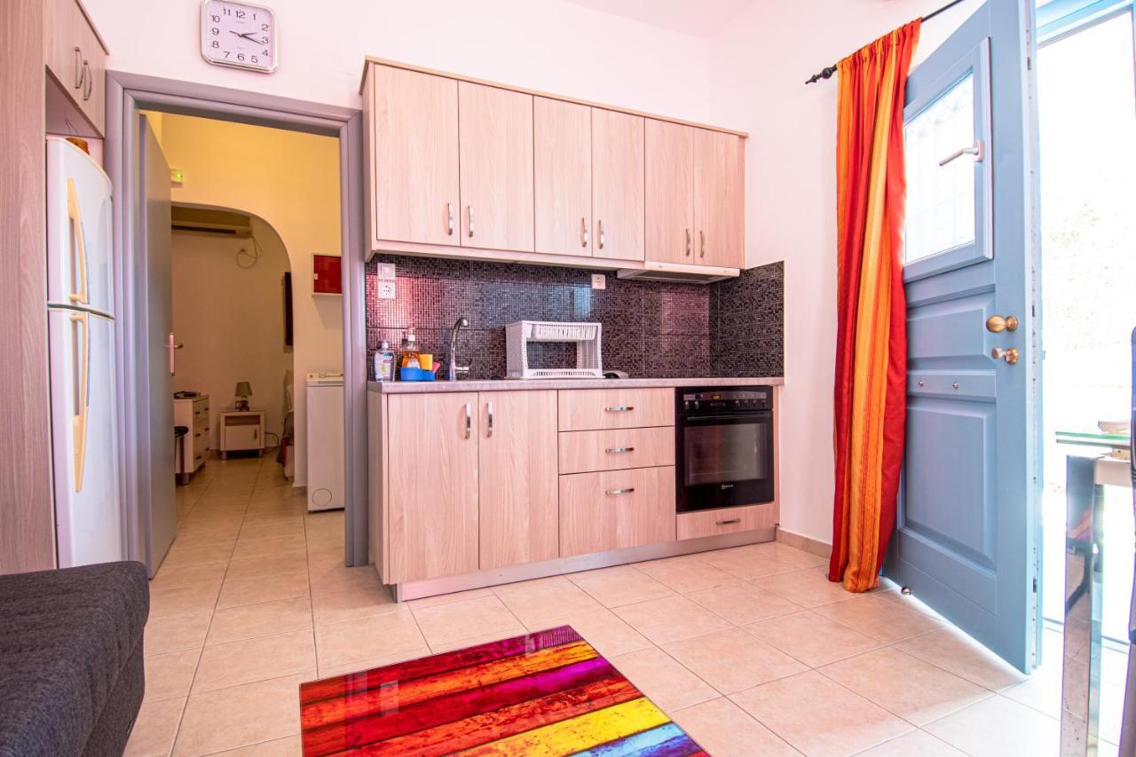 Adelphi Apartments Перисса Экстерьер фото