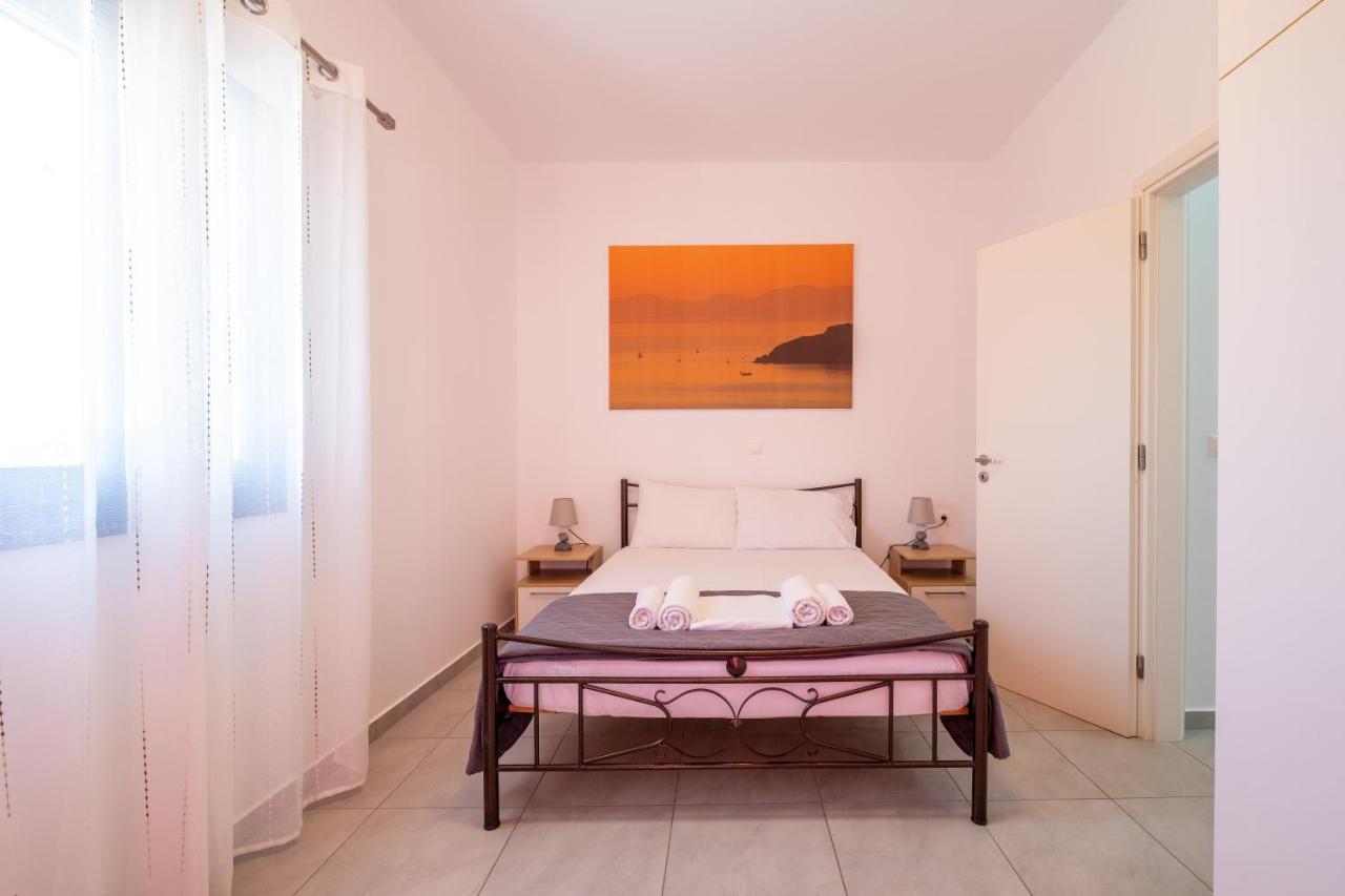 Adelphi Apartments Перисса Экстерьер фото