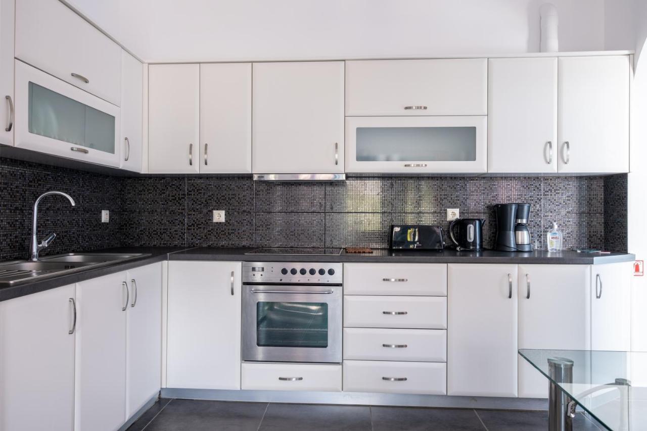 Adelphi Apartments Перисса Экстерьер фото